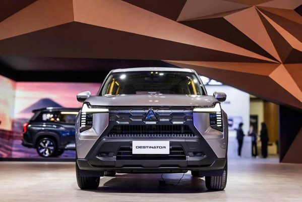 Đánh giá Mitsubishi Destinator